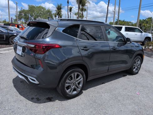 Used 2021 Kia Seltos S FWD image 5