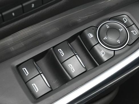 Used 2024 Cadillac XT4 Premium Luxury image 21