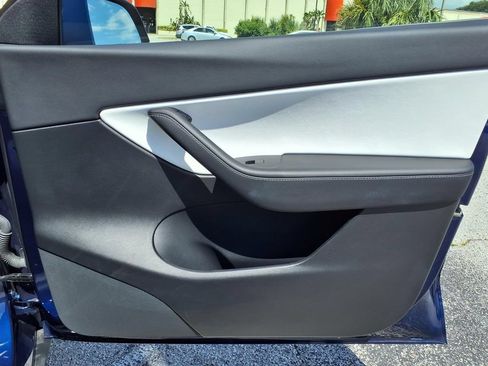 Used 2022 Tesla Model Y Performance AWD/4WD image 14