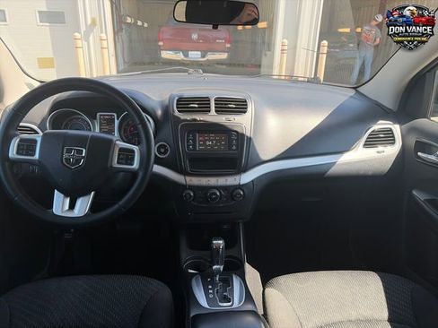 Used 2017 Dodge Journey SE w/ Flexible Seating Group FWD image 13