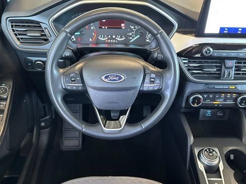 Certified 2022 Ford Escape SE w/ Convenience Package FWD image 17