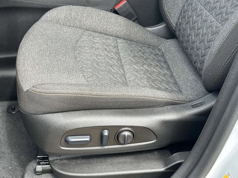 Certified 2023 Chevrolet Equinox LT FWD image 16