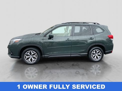 Used 2022 Subaru Forester Premium image 2