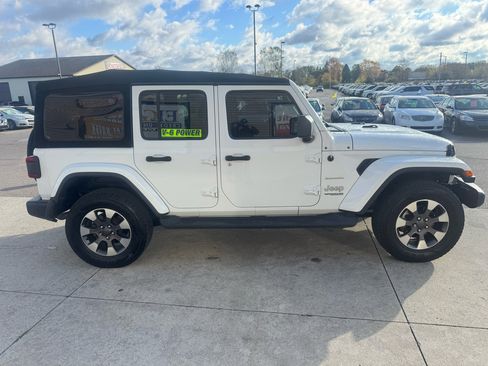 Used 2021 Jeep Wrangler Unlimited Sahara w/ Dual Top Group image 4