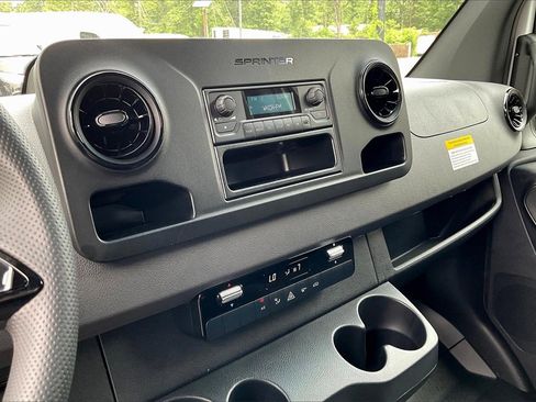 New 2025 Mercedes-Benz Sprinter 2500 image 6
