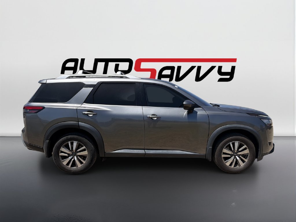 Used 2022 Nissan Pathfinder SL AWD/4WD image 4