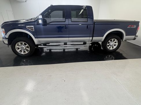 Used 2010 Ford F250 Lariat image 4