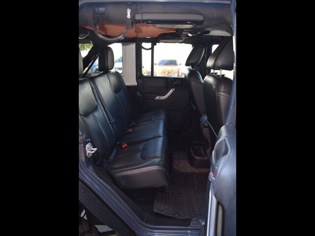 Used 2017 Jeep Wrangler Unlimited Rubicon w/ Connectivity Group AWD/4WD image 25