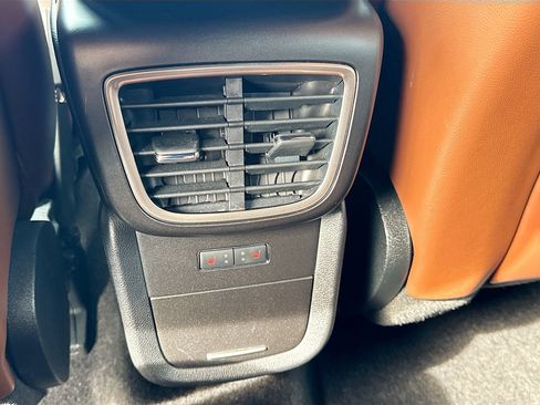 Used 2018 Lincoln MKX Reserve w/ Driver Assistance Package image 27