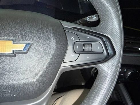 Used 2025 Chevrolet TrailBlazer LT AWD/4WD image 17