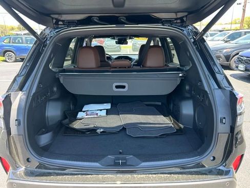 Used 2025 Subaru Forester Touring AWD/4WD image 10