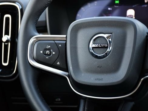 Certified 2025 Volvo XC40 B5 Plus image 20