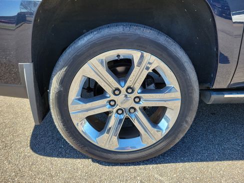 Used 2018 Cadillac Escalade ESV Platinum AWD/4WD image 9