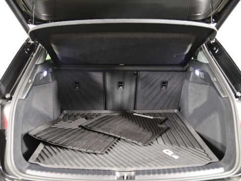 Used 2025 Audi Q4 e-tron Premium Plus w/ Premium Plus image 23