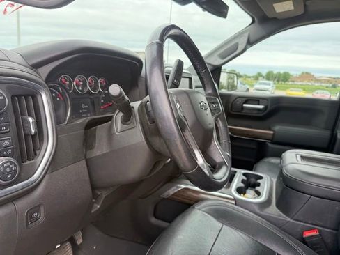 Used 2020 Chevrolet Silverado 1500 LT Trail Boss w/ Midnight Edition AWD/4WD image 13