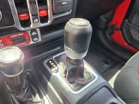 Used 2021 Jeep Wrangler Unlimited Rubicon AWD/4WD image 25