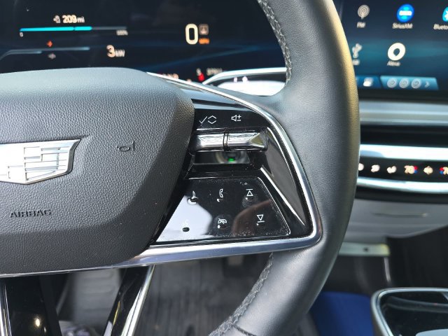 Used 2024 Cadillac Lyriq Luxury RWD image 16