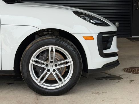 Certified 2023 Porsche Macan AWD/4WD image 7