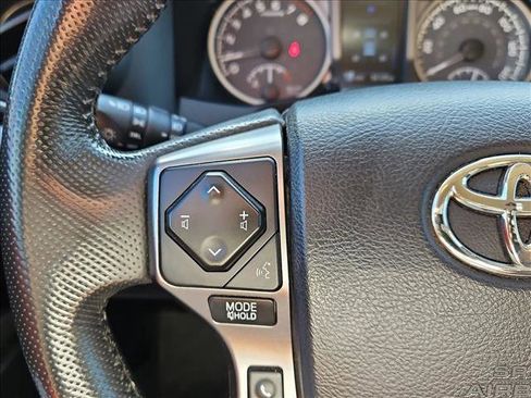 Used 2018 Toyota Tacoma SR5 image 14
