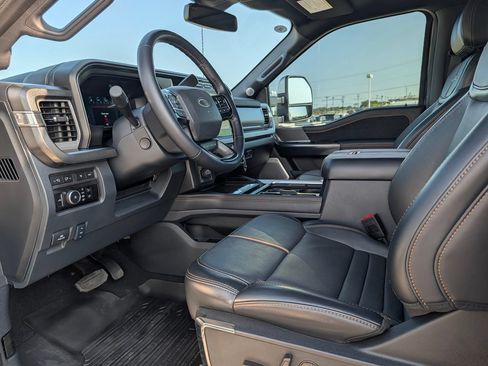 Certified 2024 Ford F250 Platinum w/ Tremor Off-Road Package AWD/4WD image 22