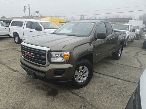Used 2016 GMC Canyon 4x4 Extended Cab w/ Convenience Package image 2