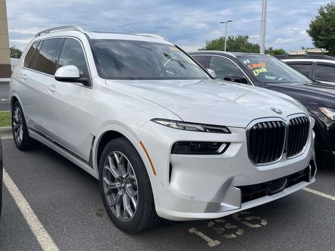 Used 2025 BMW X7 xDrive40i AWD/4WD image 1