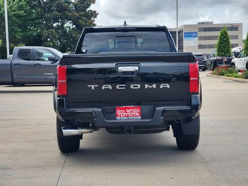 Certified 2025 Toyota Tacoma Limited AWD/4WD image 6