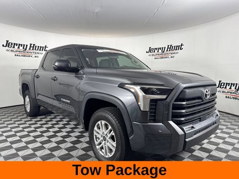 Used 2023 Toyota Tundra SR5 w/ SR5 Convenience Package AWD/4WD image 6