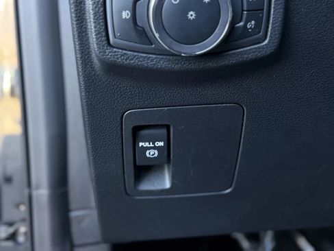 Used 2019 Ford Expedition Max XLT image 28