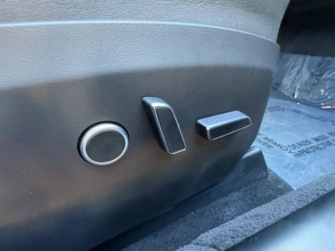 Used 2022 Tesla Model S AWD/4WD image 17