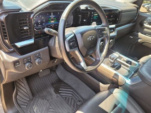 Used 2024 Chevrolet Silverado 1500 LT Trail Boss w/ Convenience Package II AWD/4WD image 23