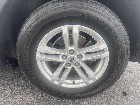 Used 2021 Ford Explorer XLT w/ Equipment Group 202A image 10