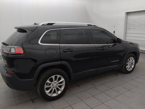 Used 2019 Jeep Cherokee Latitude w/ Cold Weather Group FWD image 10