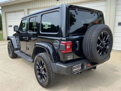 Used 2021 Jeep Wrangler Unlimited Sahara w/ Cold Weather Group AWD/4WD image 5