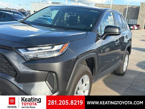 Used 2025 Toyota RAV4 LE AWD/4WD image 7