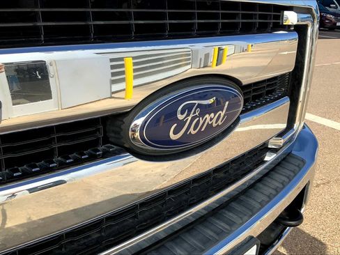 Used 2016 Ford F250 XLT w/ Camper Package image 28