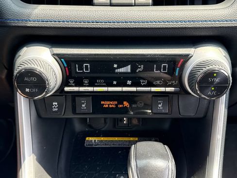 Used 2019 Toyota RAV4 XSE AWD/4WD image 32