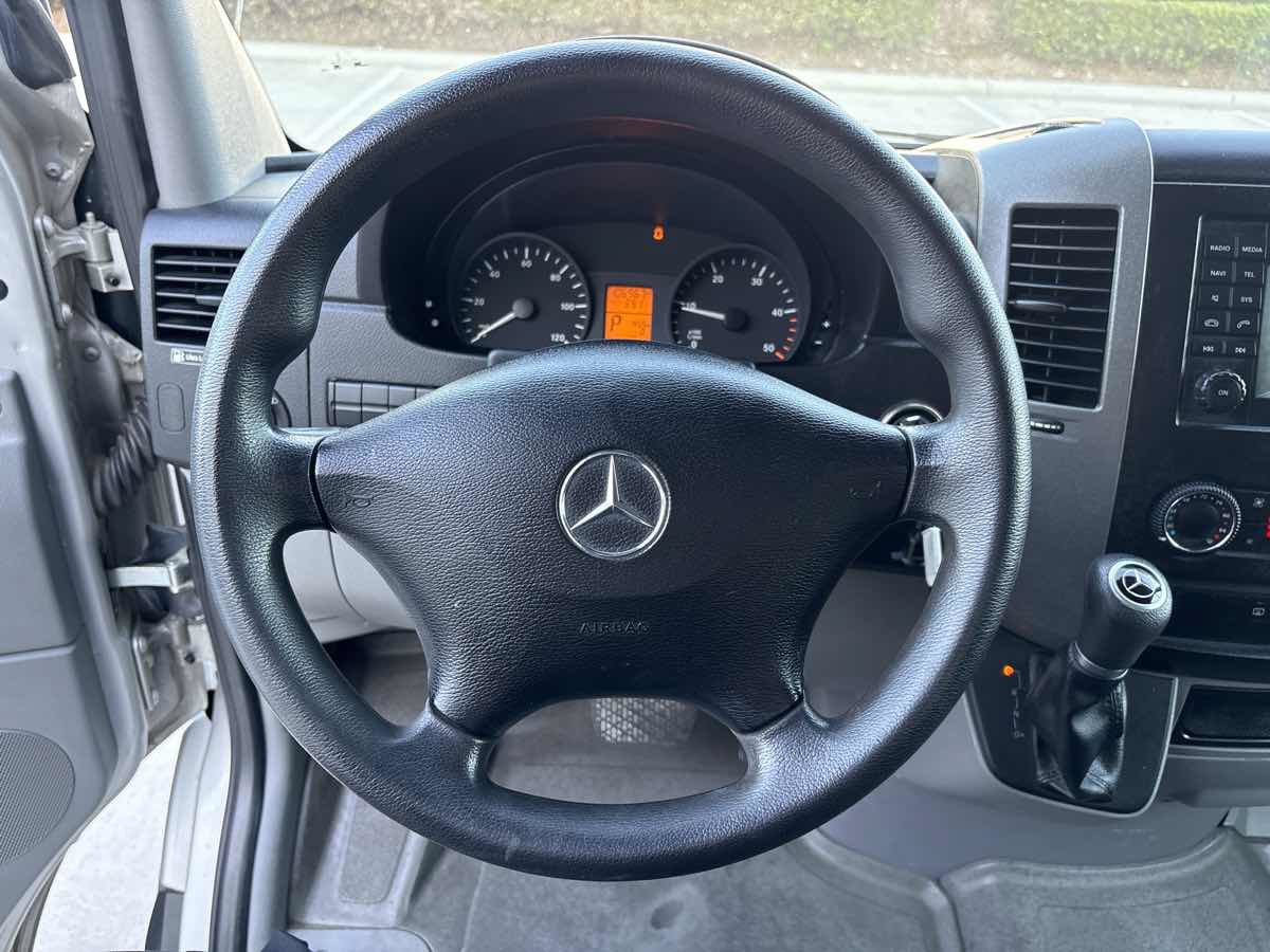 Used 2016 Mercedes-Benz Sprinter 2500 image 18
