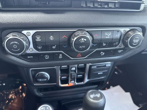 New 2025 Jeep Wrangler Sport S image 27