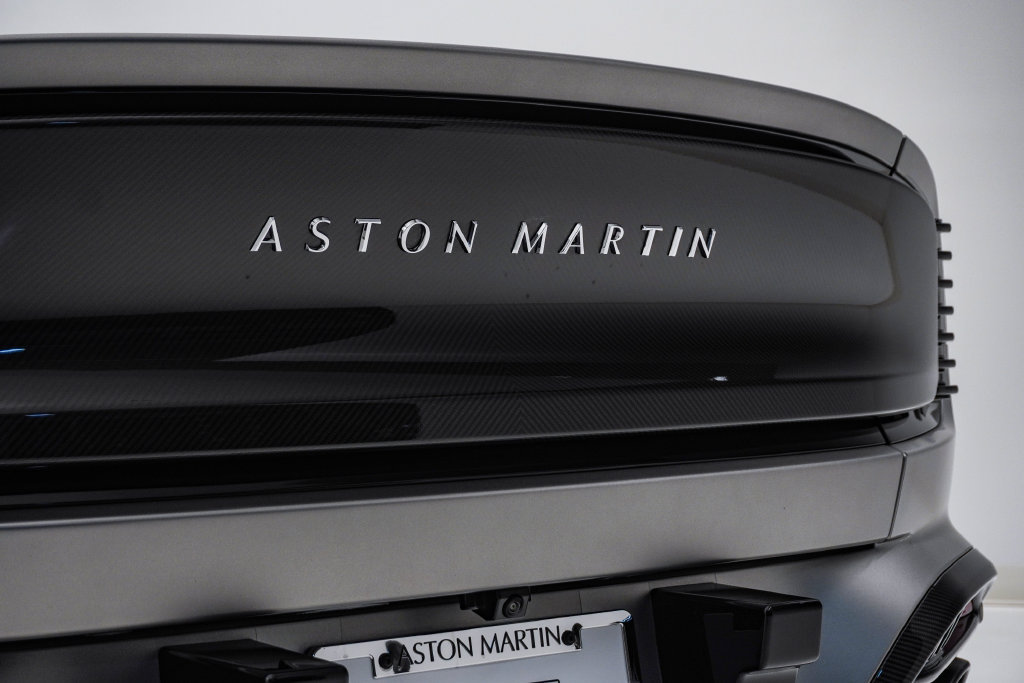 Used 2026 Aston Martin Vanquish Convertible RWD image 14