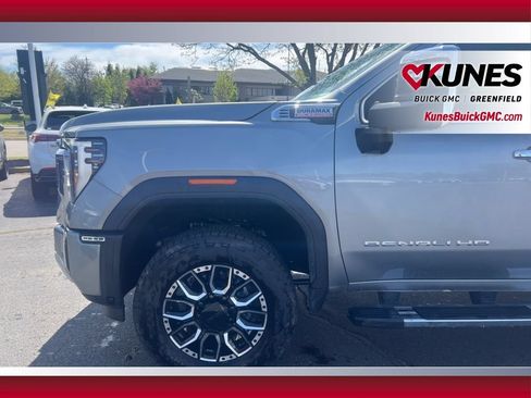 New 2026 GMC Sierra 2500 Denali w/ Denali Reserve Package AWD/4WD image 14