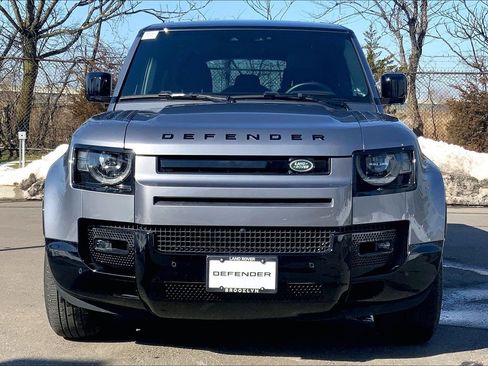 Used 2024 Land Rover Defender 110 X-Dynamic SE image 2