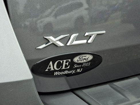 Used 2023 Ford Explorer XLT AWD/4WD image 29