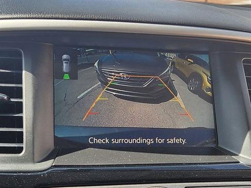 Used 2020 Nissan Pathfinder SV image 8