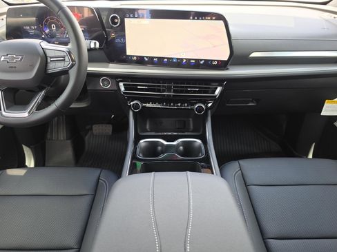 New 2026 Chevrolet Traverse LT FWD image 18