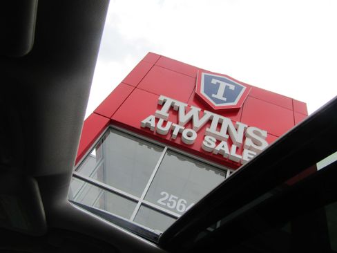 Used 2017 Nissan Rogue SL w/ SL Premium Package image 28