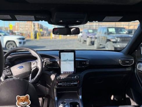 Used 2020 Ford Explorer ST w/ Premium Technology Package image 5