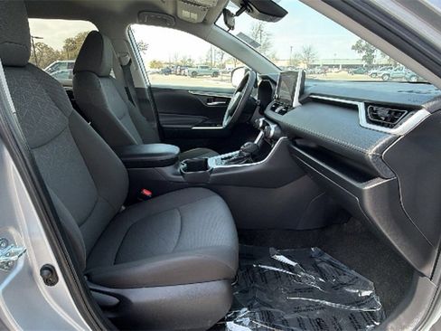 Certified 2024 Toyota RAV4 XLE image 40