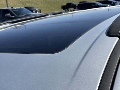 Used 2023 Chrysler Pacifica Pinnacle w/ Trailer Tow Group image 19