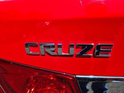 Used 2015 Chevrolet Cruze LT image 8